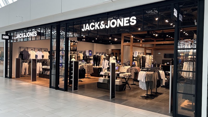 JACK & JONES