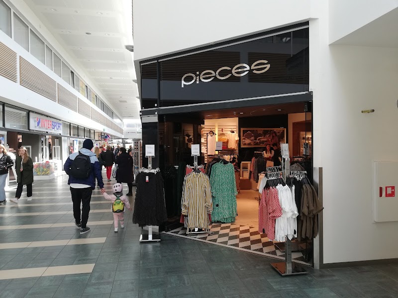 PIECES